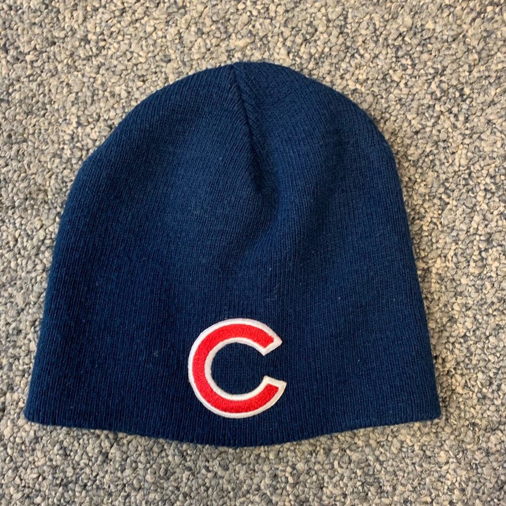 Used cubs knit beanie